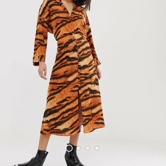 Tiger skirt..FIRM - Picture 1 of 11